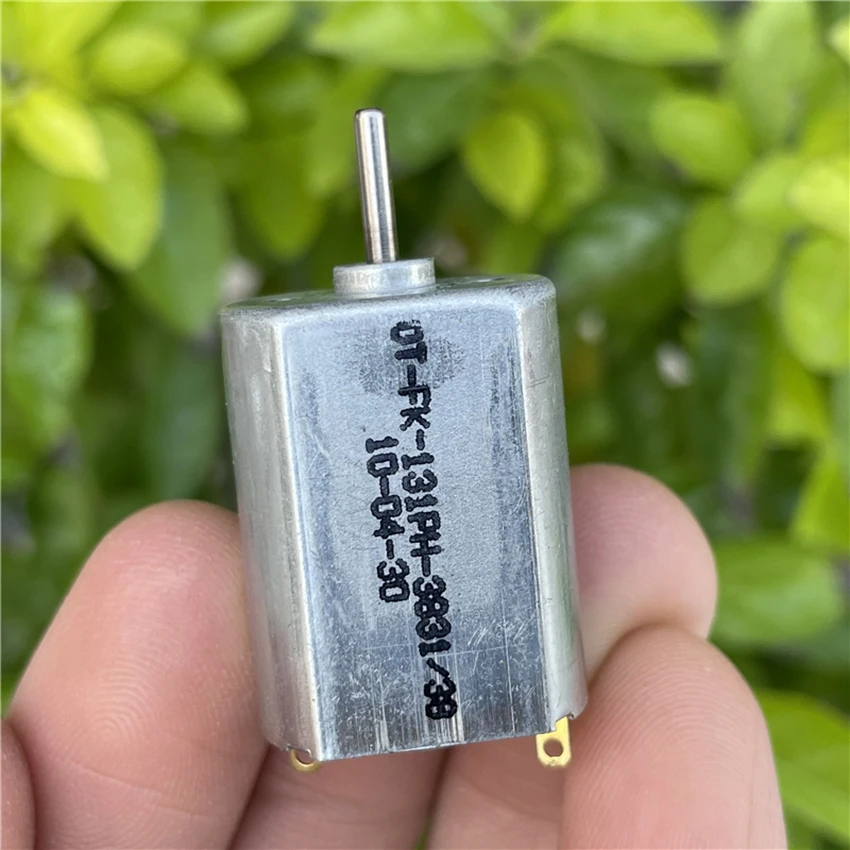 131 DC Micro Motor, Carbon Brush, High Speed, High Torque, 3.7V 26000 rpm, Toy Model DIY Motor, M2 Holes, Shaft Diameter 2mm
131 DC Micro Motor, Carbon Brush, High Speed, High Torque, 3.7V 26000 rpm, Toy Model DIY Motor, M2 Holes, Shaft Diameter 2mm