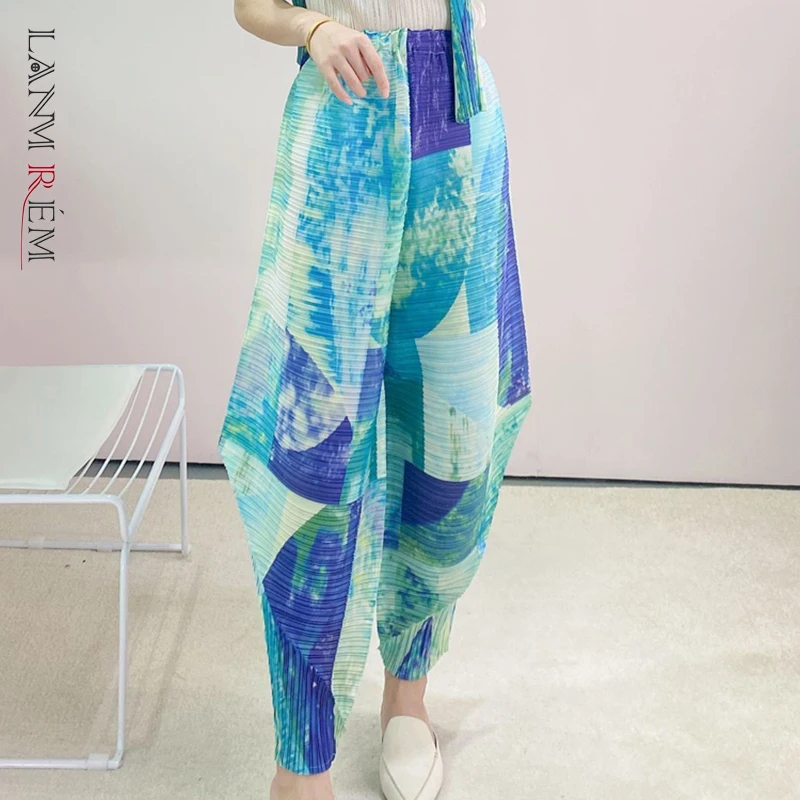 LANMREM 2022 New Spring Autumn Pants for Women Elastic Waist Print Loose Color Block Pleated Trousers Female Fashion 2J822
LANMREM 2022 New Spring Autumn Pants for Women Elastic Waist Print Loose Color Block Pleated Trousers Female Fashion 2J822