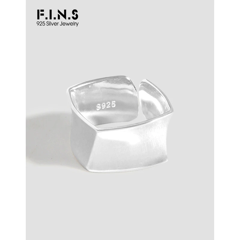 F.I.N.S минималистичное вогнутое широкое кольцо на палец S925 стерлинговое серебро с гладкой геометрической формой для женщин и мужчин искусств...
F.I.N.S минималистичное вогнутое широкое кольцо на палец S925 стерлинговое серебро с гладкой геометрической формой для женщин и мужчин искусств...