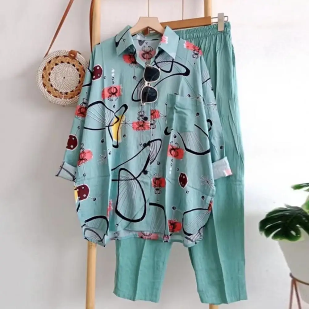 Женский комплект одежды для улицы, стильная блузка с лацканами и широкие брюки
Женский комплект одежды для улицы, стильная блузка с лацканами и широкие брюки