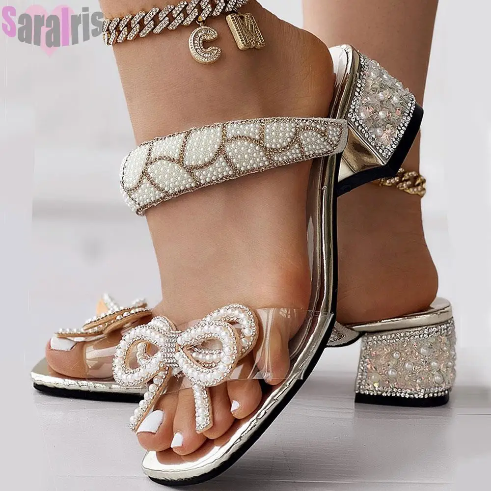 

2023 Pearls Crystals Rhinestones Square Heels Sandal Slippers For Women Leisure Comfy Walk Lady Summer Shoes White Gold Bow Tie