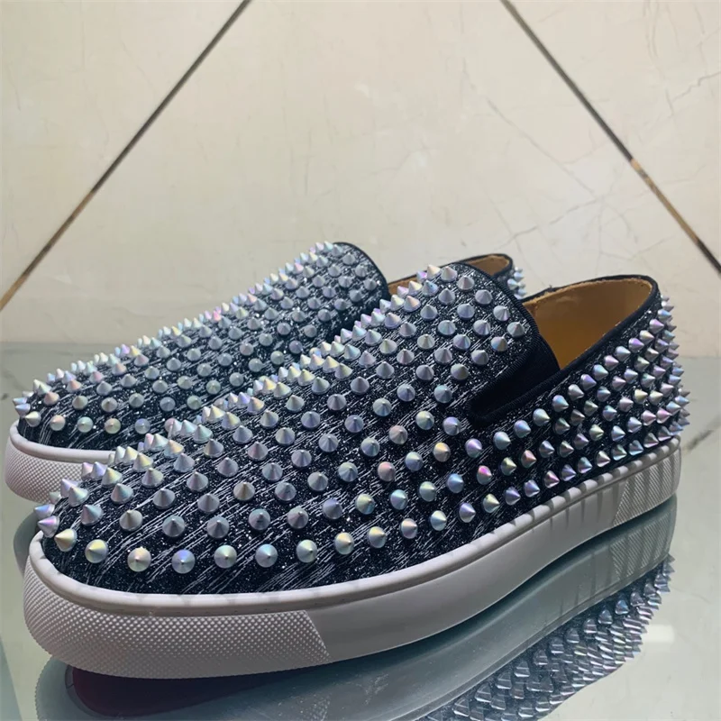 Top Luxury Low Cut Black+White Stripes Leather Red Bottom Shoes For Men Casual Flats Loafers Women Silver Spikes Sneaker Slip On
Top Luxury Low Cut Black+White Stripes Leather Red Bottom Shoes For Men Casual Flats Loafers Women Silver Spikes Sneaker Slip On