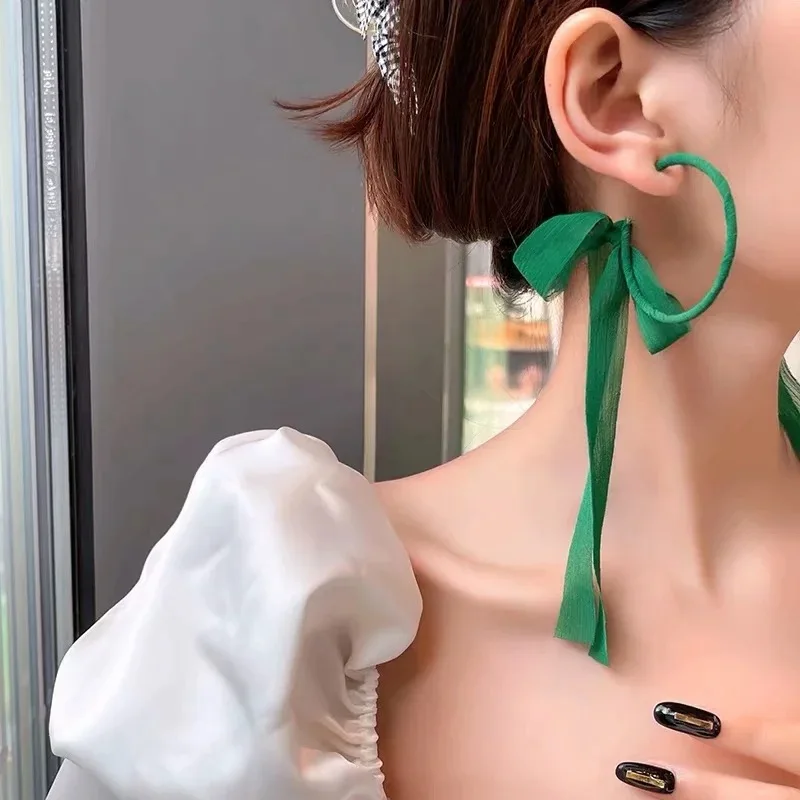 2023 New French Romantic Bow White Pearl Women's Earrings Light Luxury Korean Fashion Earrings For Female Trendy Jewelry
2023 New French Romantic Bow White Pearl Women's Earrings Light Luxury Korean Fashion Earrings For Female Trendy Jewelry