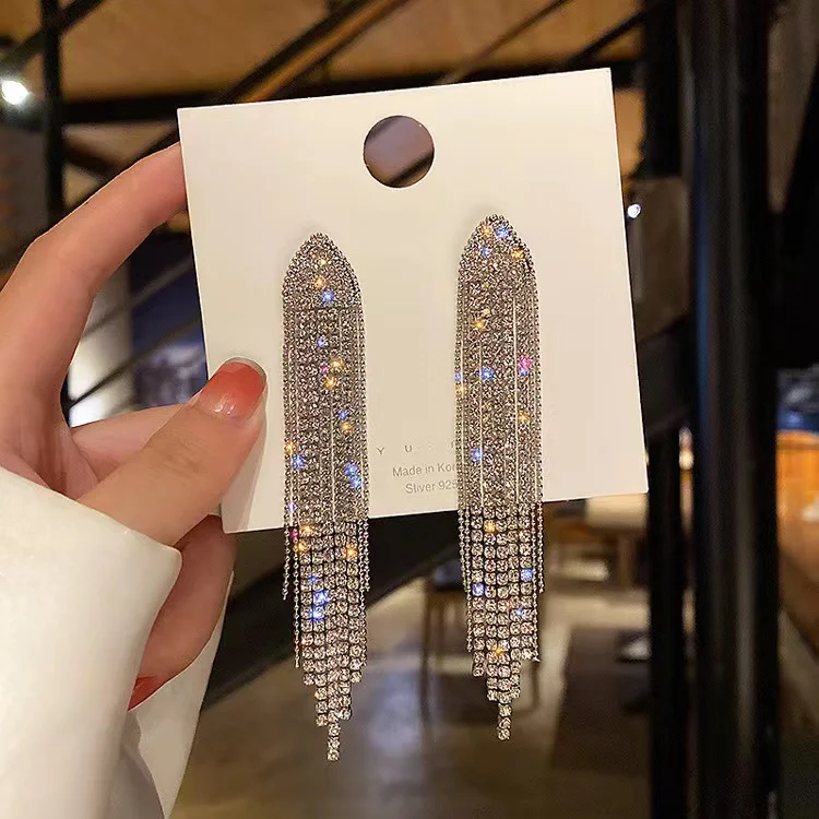 925 Silver Needle Full Diamond Geometric Triangle Earrings Fashion Long Tassel Earrings Mesh Red Personality Earrings Female
925 Silver Needle Full Diamond Geometric Triangle Earrings Fashion Long Tassel Earrings Mesh Red Personality Earrings Female