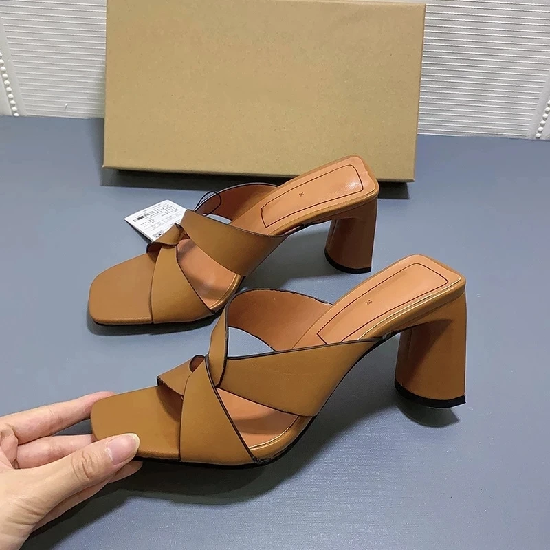 ZRACK 2022 Summer New Women's Shoes Brown Thick-Heeled Leather Sandals Square Toe Cross With Open Toe Back High Heels Slippers
ZRACK 2022 Summer New Women's Shoes Brown Thick-Heeled Leather Sandals Square Toe Cross With Open Toe Back High Heels Slippers
