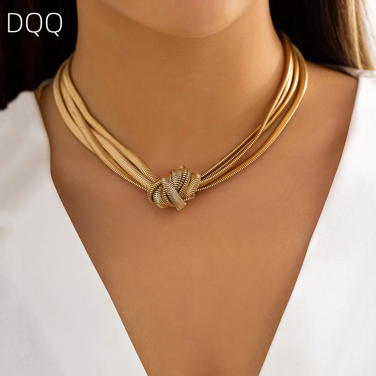 DQQ Gold Color Weave Snake PUNK Chain Choker Necklaces For Women Charm Simple Heart Tassel Necklace 2022 Jewelry Collar Trendy
DQQ Gold Color Weave Snake PUNK Chain Choker Necklaces For Women Charm Simple Heart Tassel Necklace 2022 Jewelry Collar Trendy