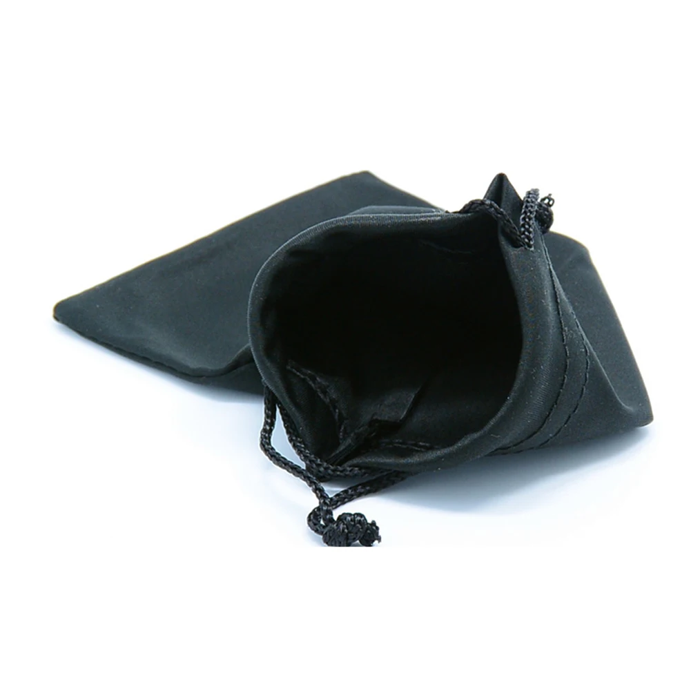 Black Sunglasses Myopia Sports Universal Mirror Bag Cloth Bag Microfiber Dust Storage Pouch Portable Eyewear Case 18x10.5cm
Black Sunglasses Myopia Sports Universal Mirror Bag Cloth Bag Microfiber Dust Storage Pouch Portable Eyewear Case 18x10.5cm