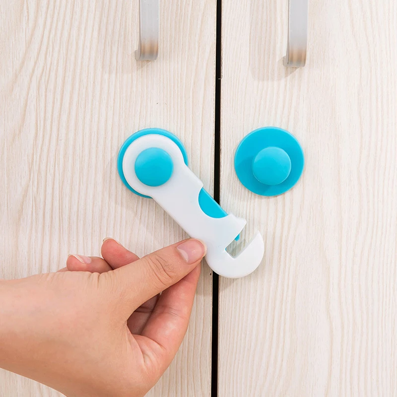 2pcs/set Doors Drawers Wardrobe Safety Locks Plastic Lock Protection From Children on Furniture Kids Fridge Lock Child Safety
2pcs/set Doors Drawers Wardrobe Safety Locks Plastic Lock Protection From Children on Furniture Kids Fridge Lock Child Safety