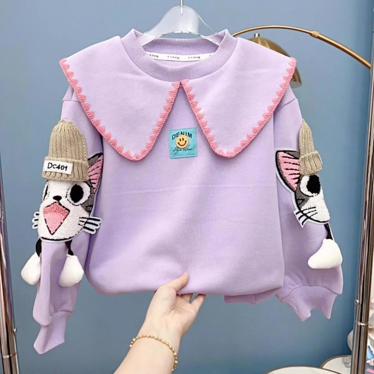 Teenage Girls' Sweater Spring and Autumn New Fashion Girl Doll Neck Cartoon Cat Top Children's Bottom Shirt 
Teenage Girls' Sweater Spring and Autumn New Fashion Girl Doll Neck Cartoon Cat Top Children's Bottom Shirt