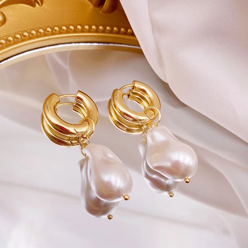 Minar Classic Irregular Baroque Pearl Earring for Women Femme White Color Imitation Pearls Hoop Earrings Wedding Party Jewelry
Minar Classic Irregular Baroque Pearl Earring for Women Femme White Color Imitation Pearls Hoop Earrings Wedding Party Jewelry
