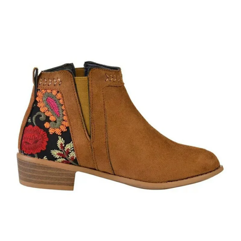 Fashion Embroidery Chelsea Boots Autumn Korea Style Boots for Women Girls Square Heels Flower Short Shoes Botas para mujeres
Fashion Embroidery Chelsea Boots Autumn Korea Style Boots for Women Girls Square Heels Flower Short Shoes Botas para mujeres