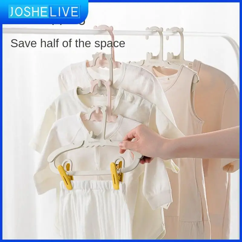 Более прочный зажим для брюк не содержит флуоресцентных агентов Масштабируемая Выдвижная конструкция не хрупкая вешалка 
Более прочный зажим для брюк не содержит флуоресцентных агентов Масштабируемая Выдвижная конструкция не хрупкая вешалка