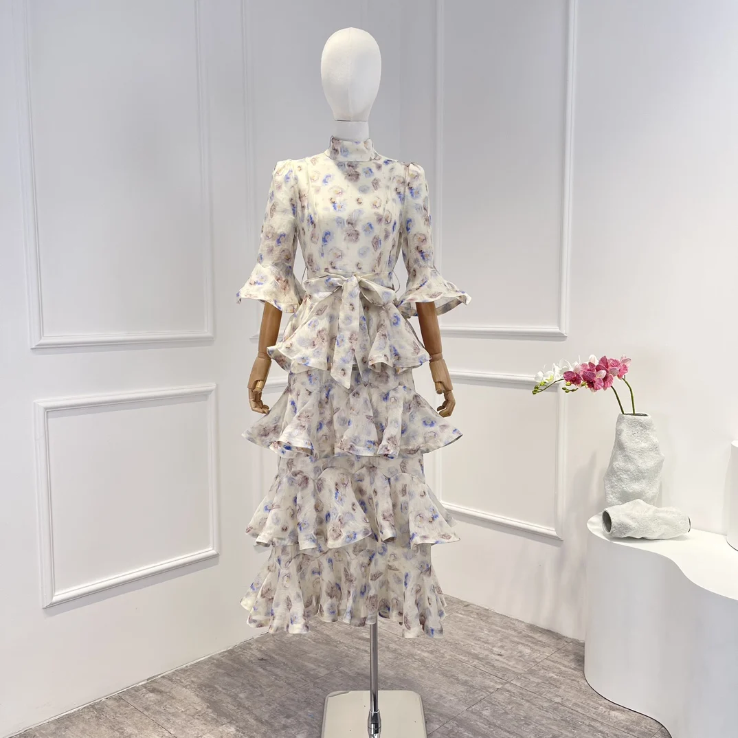 Весеннее винтажное платье-миди в дворцовом стиле с воротником-стойкой и рукавом-фонариком 2023
Весеннее винтажное платье-миди в дворцовом стиле с воротником-стойкой и рукавом-фонариком 2023