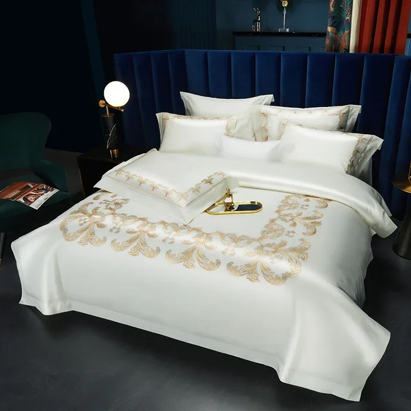 Роскошный комплект постельного белья из египетского хлопка, пододеяльник золотого цвета в европейском стиле, Королевский размер, покрывало, комплект постельного белья из 4 предметов
Роскошный комплект постельного белья из египетского хлопка, пододеяльник золотого цвета в европейском стиле, Королевский размер, покрывало, комплект постельного белья из 4 предметов