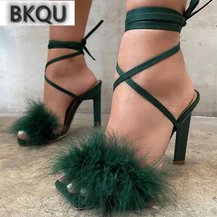 2022 new fashion temperament plush shoes feather Roman strappy heels Roman shoes sandals women heels women
2022 new fashion temperament plush shoes feather Roman strappy heels Roman shoes sandals women heels women