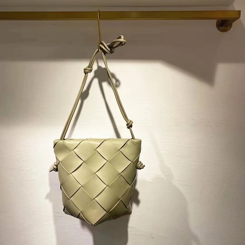 Women's Leather Handbags Fashion Designer Leather Braided Shoulder Summer Travel Green Messenger Bags Luxury Satchels Wallets
Women's Leather Handbags Fashion Designer Leather Braided Shoulder Summer Travel Green Messenger Bags Luxury Satchels Wallets