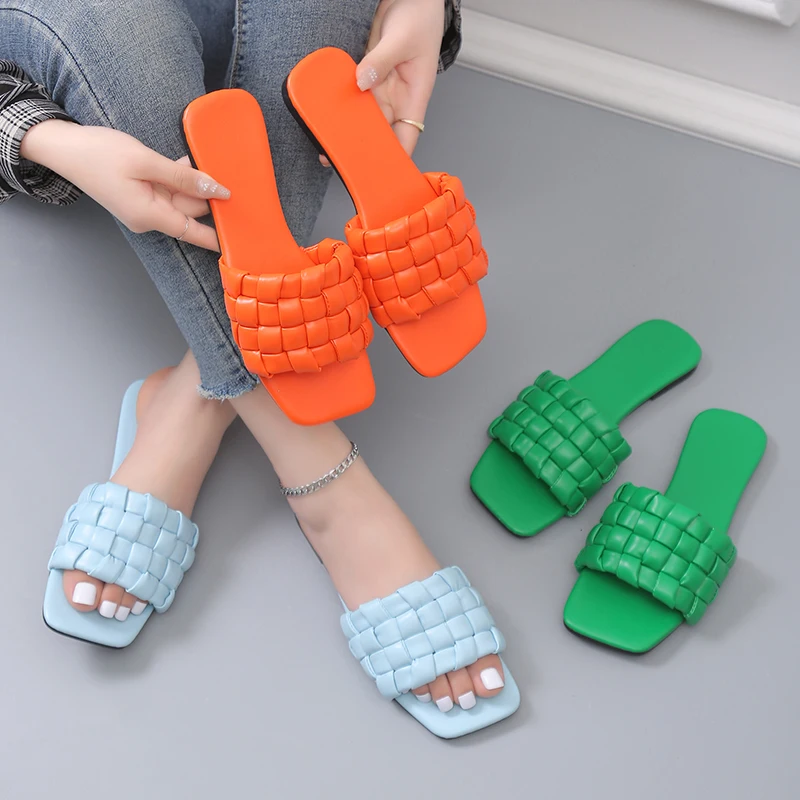 2023 New Green Soft Outdoor Slippers for Women Square Toe Flat Sandals Woman Summer Comfortable Flat Bottom Women Slippers Women 
2023 New Green Soft Outdoor Slippers for Women Square Toe Flat Sandals Woman Summer Comfortable Flat Bottom Women Slippers Women