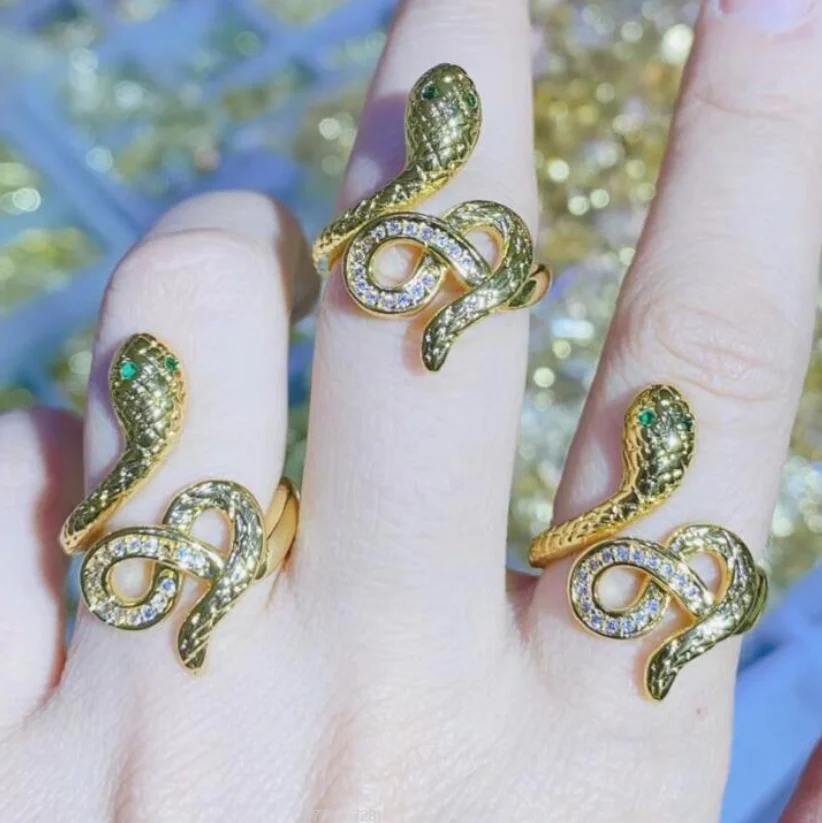 ANGLANG New Punk Coiled Snake Adjustable Rings for Women Green Cubic Zirconia Dance Party Finger Ring Special Girl Gifts
ANGLANG New Punk Coiled Snake Adjustable Rings for Women Green Cubic Zirconia Dance Party Finger Ring Special Girl Gifts