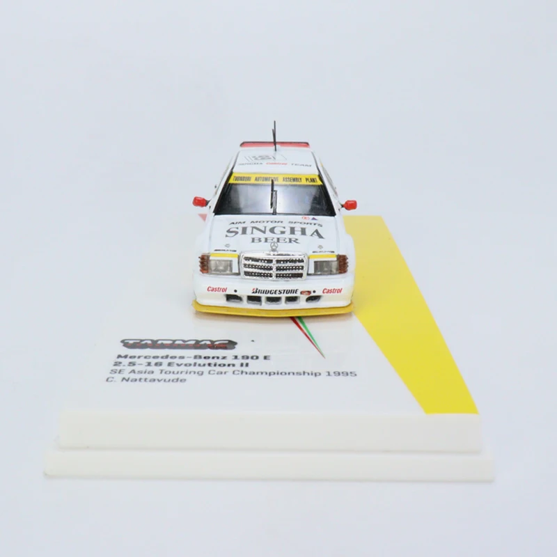 Модель автомобиля Mercedes-Benz 190E 2,5-2,6 EVO II TW1:64 Singha beer racing из сплава, коллекционная декоративная модель, подарок
Модель автомобиля Mercedes-Benz 190E 2,5-2,6 EVO II TW1:64 Singha beer racing из сплава, коллекционная декоративная модель, подарок