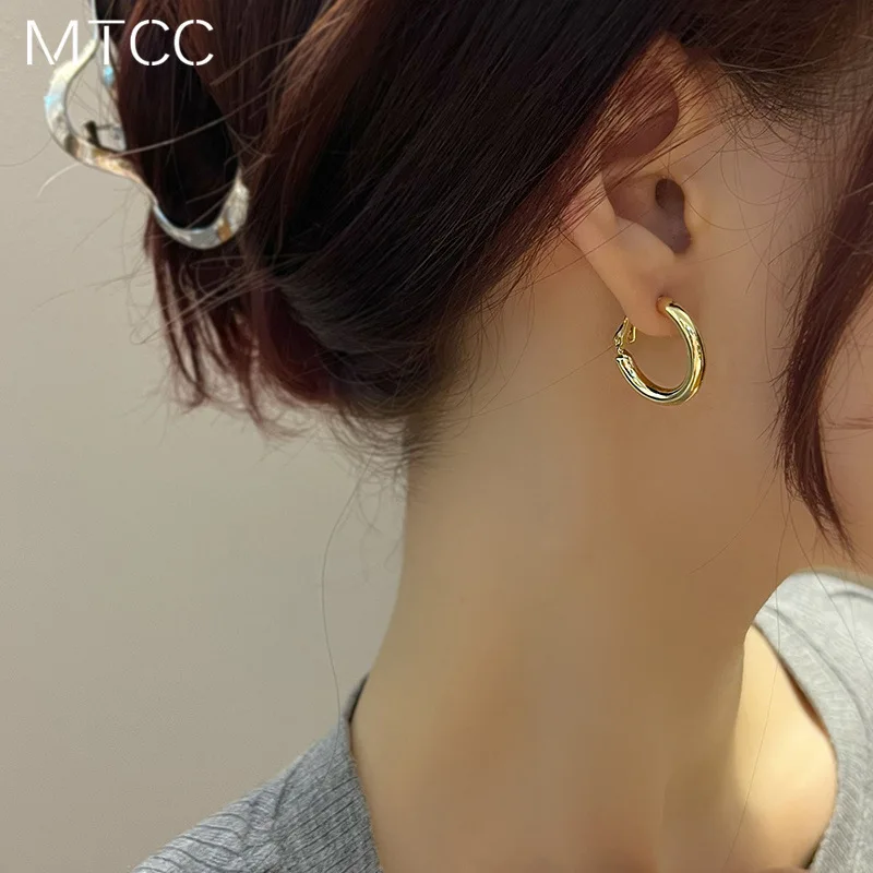 Metal Circle Clip Earrings No Hole Ear Clips Round Clip on Earring Without Piercing Minimalist Earring CEtD1059
Metal Circle Clip Earrings No Hole Ear Clips Round Clip on Earring Without Piercing Minimalist Earring CEtD1059
