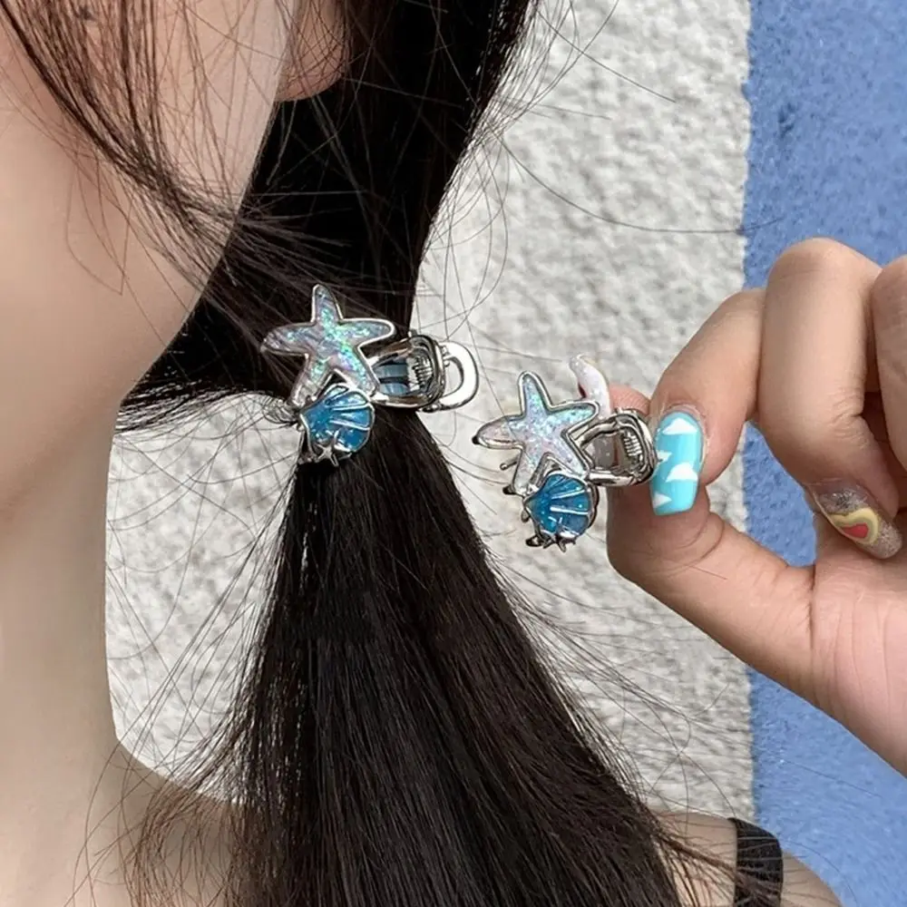 Irregular Wave Line Metal Starfish Shell Blue Fish Tail Pearl Hair Clip for Women Girl Trendy Hair Claws Big Shark Clip
Irregular Wave Line Metal Starfish Shell Blue Fish Tail Pearl Hair Clip for Women Girl Trendy Hair Claws Big Shark Clip
