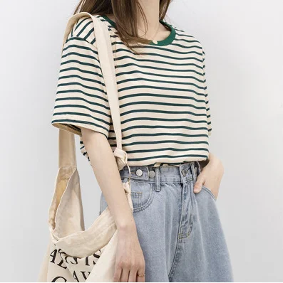 A Green striped short-sleeved t-shirt ladies summer 2021 new loose all-match round neck T-shirt half-sleeve top
A Green striped short-sleeved t-shirt ladies summer 2021 new loose all-match round neck T-shirt half-sleeve top