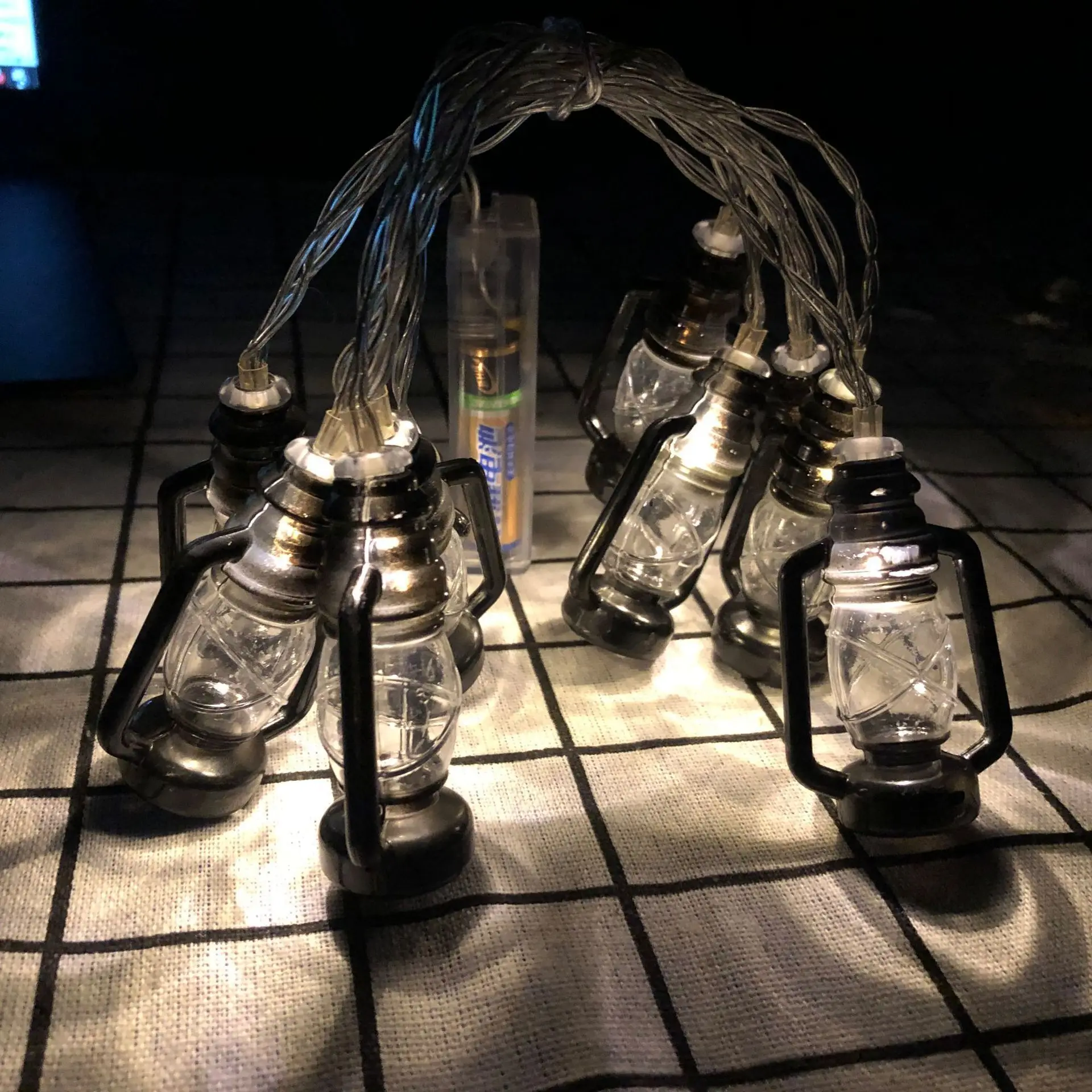 10/20/40 LEDs Retro Kerosene Bottle Lantern String Light Ramadan Festival Retro Kerosene Lamp For Christmas Bedroom Party Coffee
10/20/40 LEDs Retro Kerosene Bottle Lantern String Light Ramadan Festival Retro Kerosene Lamp For Christmas Bedroom Party Coffee