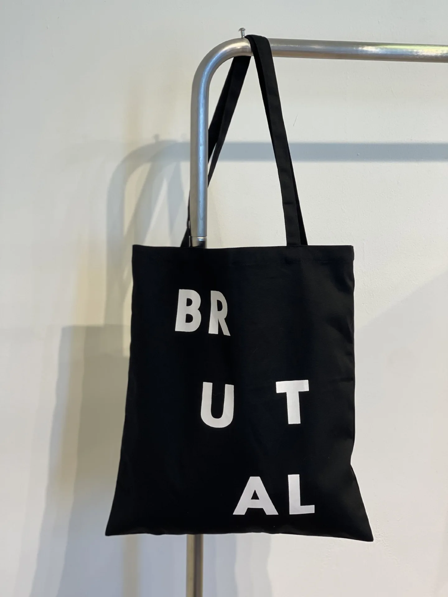 Korean Ins Canvas Shoulder Bag Women Black Shopping Bag Eco Art Handbag Simple Letters Brutal Barbican Shopper Tote Bag for Girl
Korean Ins Canvas Shoulder Bag Women Black Shopping Bag Eco Art Handbag Simple Letters Brutal Barbican Shopper Tote Bag for Girl