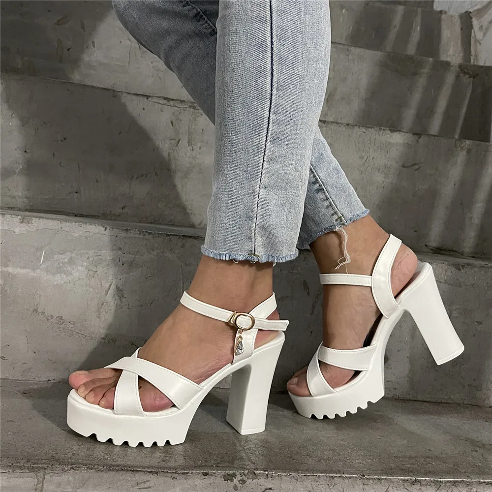 Сандалии женские на толстой подошве, босоножки с перекрестными широкими полосками, водонепроницаемые туфли-лодочки на платформе, обувь со ...
Сандалии женские на толстой подошве, босоножки с перекрестными широкими полосками, водонепроницаемые туфли-лодочки на платформе, обувь со ...