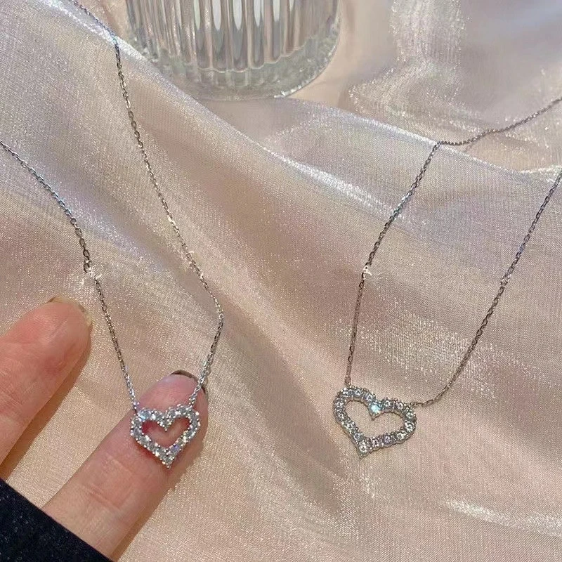 Korean Fashion Necklace for Women Heart Shaped Zircon Necklace Pendant Temperament Clavicle Chain Birthday Party Jewelry Gift
Korean Fashion Necklace for Women Heart Shaped Zircon Necklace Pendant Temperament Clavicle Chain Birthday Party Jewelry Gift
