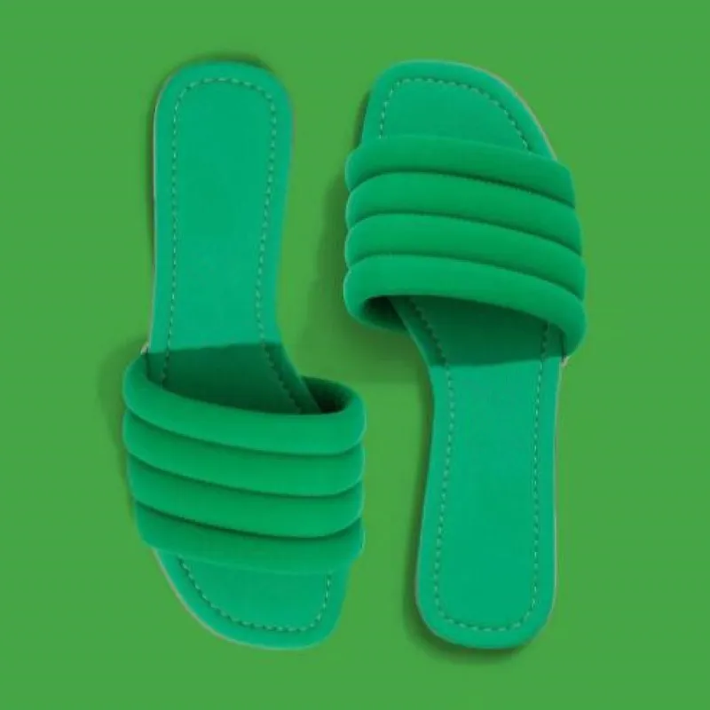 2022 Luxury Summer Women New Large Size Candy Color Flat Home Non-slip Durable Sponge Slipper Sandals Fashion Beach Slipper New
2022 Luxury Summer Women New Large Size Candy Color Flat Home Non-slip Durable Sponge Slipper Sandals Fashion Beach Slipper New