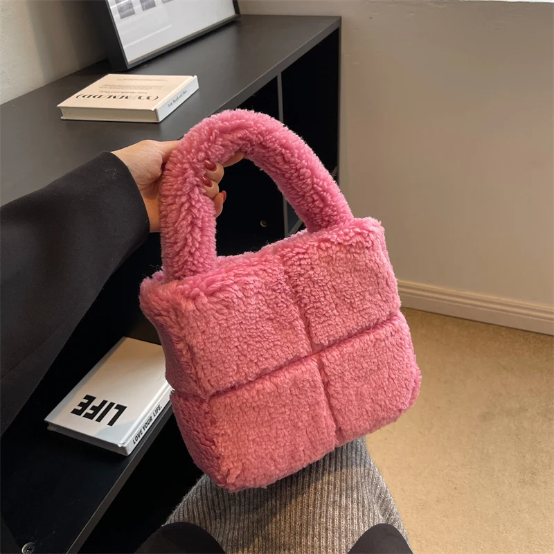 Winter Fur Women'S Handbag Faux Fur Women'S Shoulder Bag Warm Plush Handbags For Women
Winter Fur Women'S Handbag Faux Fur Women'S Shoulder Bag Warm Plush Handbags For Women