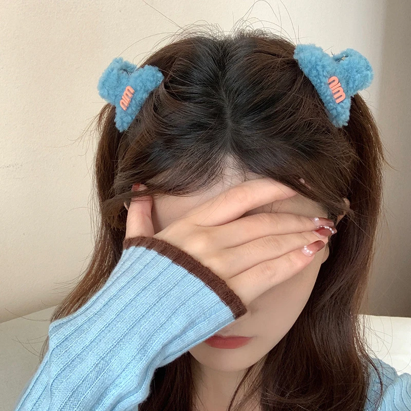 Winter Plush Mini Hair Claw Elegant Acrylic Hairpins Faux Fur Hair Clip Barrette Crab Headwear for Women Girls Hair Accessories
Winter Plush Mini Hair Claw Elegant Acrylic Hairpins Faux Fur Hair Clip Barrette Crab Headwear for Women Girls Hair Accessories