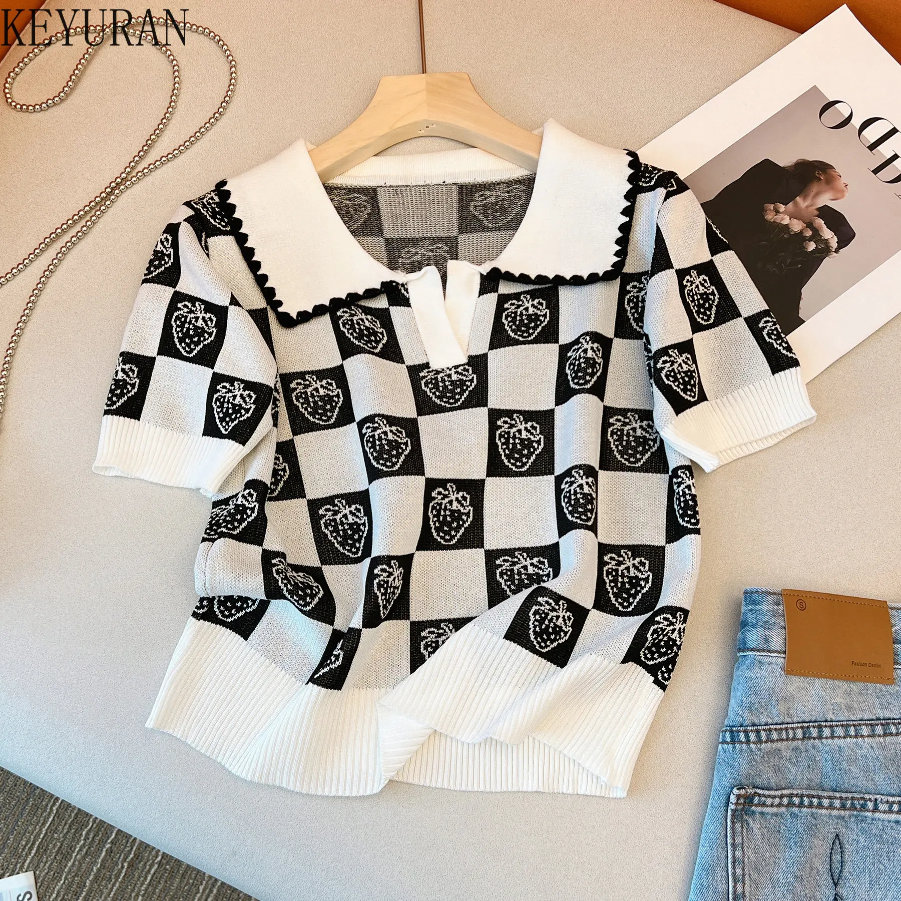 Black Strawberry Polo Collar Short Sleeve Sweater Women's Knitwear Tops Tees 2023 New Summer Plaid Thin Pullover Knitted Tshirts
Black Strawberry Polo Collar Short Sleeve Sweater Women's Knitwear Tops Tees 2023 New Summer Plaid Thin Pullover Knitted Tshirts
