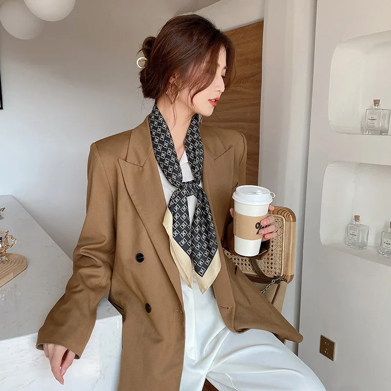 90*90 Square Silk Scarf Women Spring Temperament Elegant Decorative Silk Scarf Summer Sunscreen Scarf Fashion Luxury Silk Scarf
90*90 Square Silk Scarf Women Spring Temperament Elegant Decorative Silk Scarf Summer Sunscreen Scarf Fashion Luxury Silk Scarf