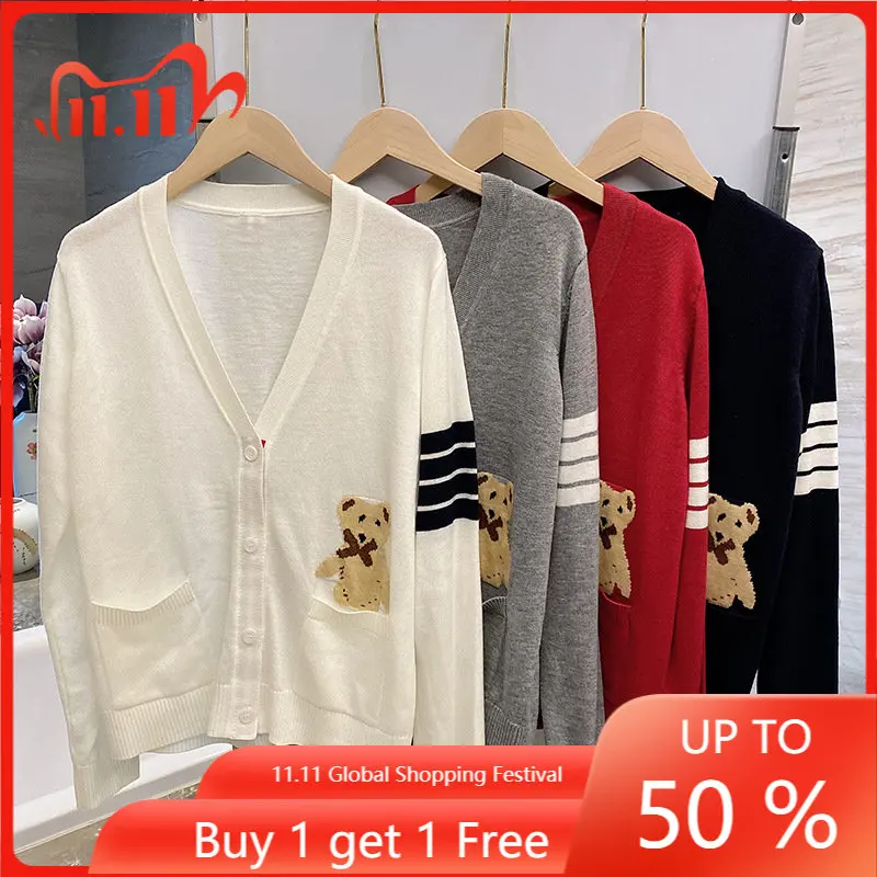 High Quality Autumn and Winter New Bear Pocket Knitted Cardigan Versatile Loose Sweater Ribbed Sweater Coat Women's Fashion
High Quality Autumn and Winter New Bear Pocket Knitted Cardigan Versatile Loose Sweater Ribbed Sweater Coat Women's Fashion