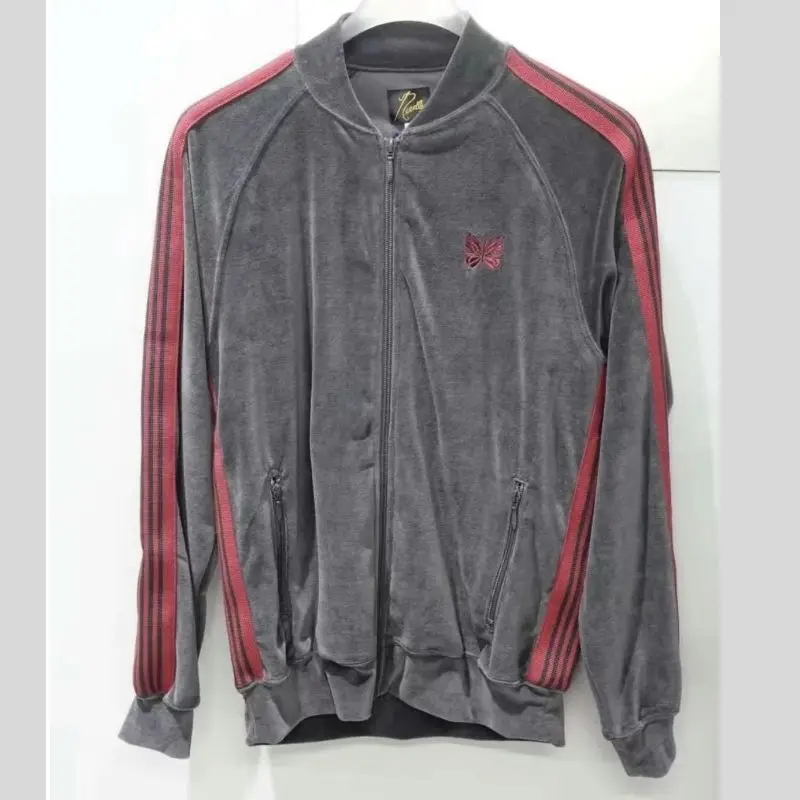 23ss серый черный бархатный пиджак с вышивкой в виде бабочки, спортивный костюм, пальто на молнии, комплект одежды 
23ss серый черный бархатный пиджак с вышивкой в виде бабочки, спортивный костюм, пальто на молнии, комплект одежды