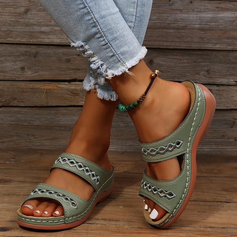 New Women Slippers Summer 2023 Plus Size 35-43 Women Sandals Beach Ladies Shoes Open Toe Slip On Platform Mujer Comfort
New Women Slippers Summer 2023 Plus Size 35-43 Women Sandals Beach Ladies Shoes Open Toe Slip On Platform Mujer Comfort