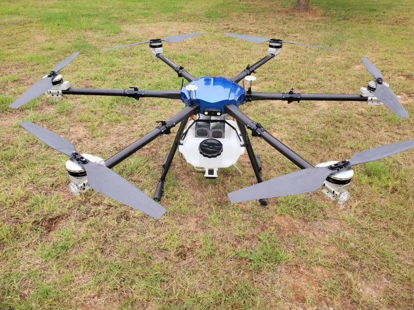 NEW SA630 30L 30kg agricultural spray drone frame with six axis 1850mm wheelbase with Hobb ywing14S X9 power system kit
NEW SA630 30L 30kg agricultural spray drone frame with six axis 1850mm wheelbase with Hobb ywing14S X9 power system kit