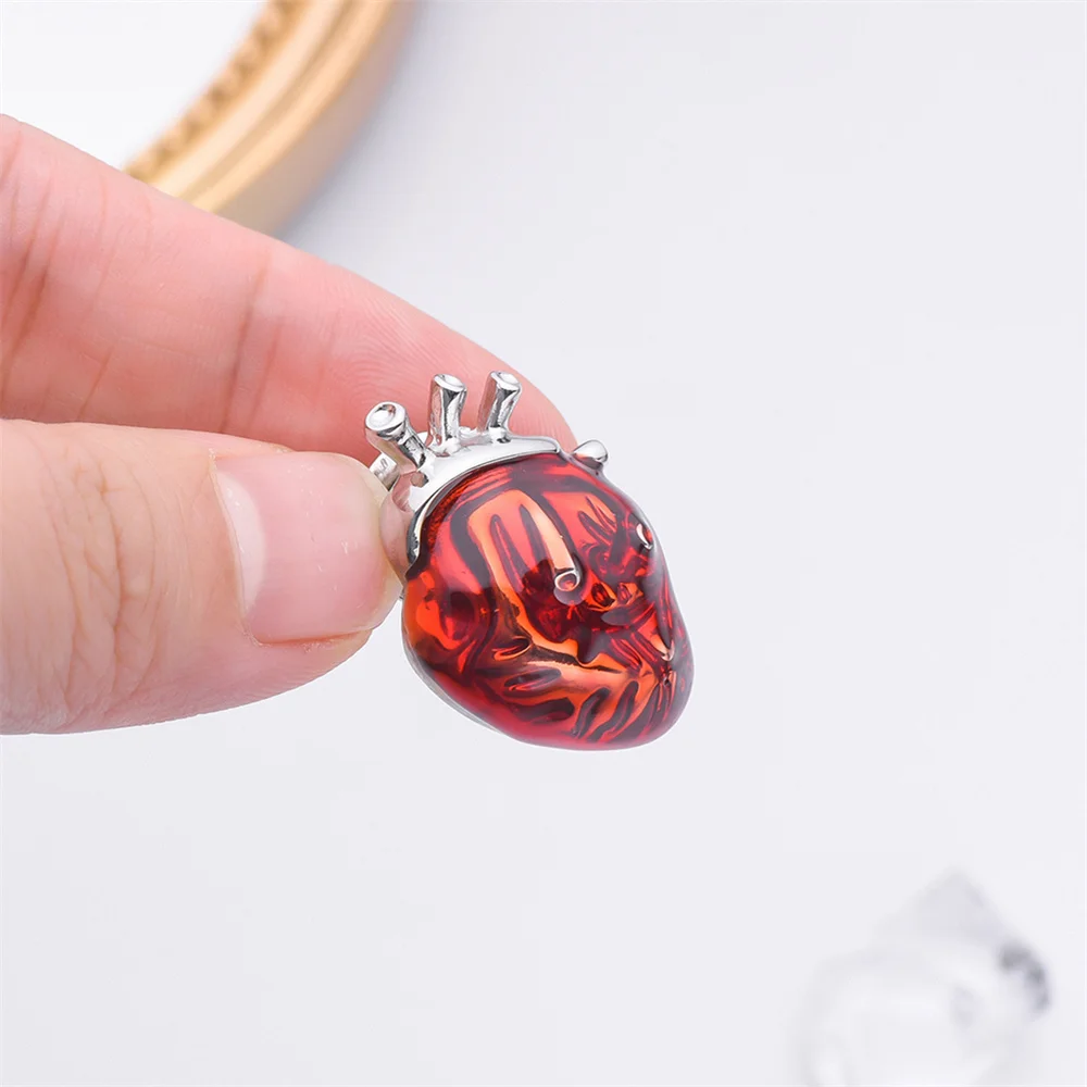 Medical Crown Red Heart Enamel Brooch Pin Realistic Figurative Creative Design Medical Series Brooch Coat Lapel Badge for Doctor
Medical Crown Red Heart Enamel Brooch Pin Realistic Figurative Creative Design Medical Series Brooch Coat Lapel Badge for Doctor