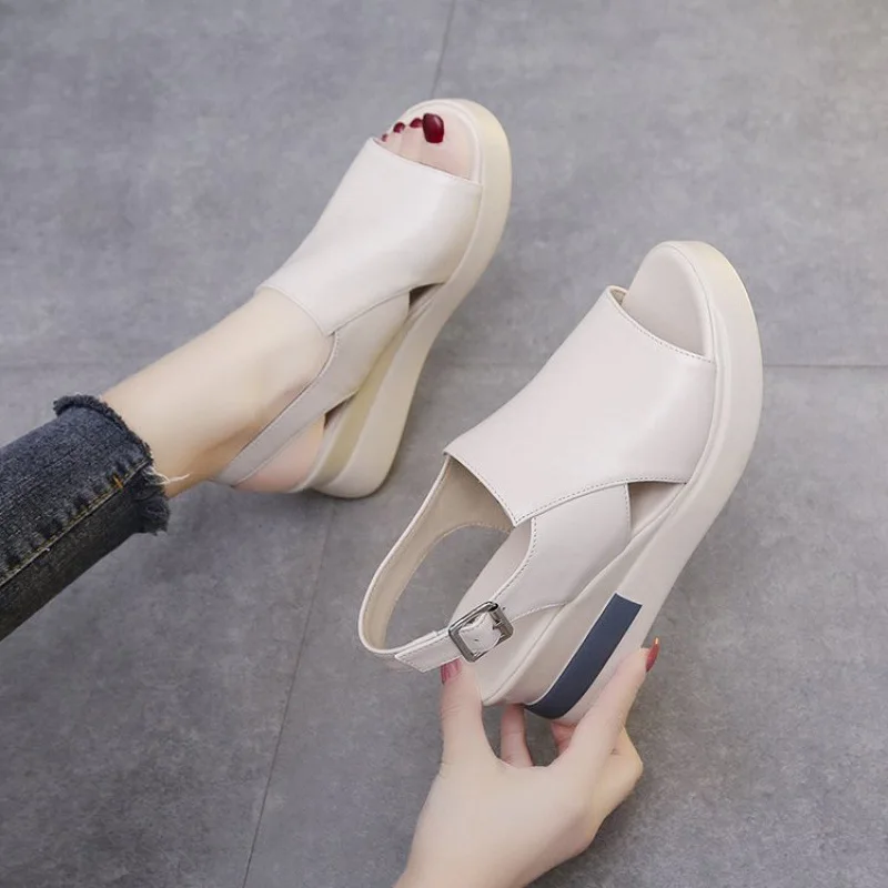 Fashion Flat Sandals Women's 2022 New Round Head Flat Belt Buckle Casual Lame Heel Sandals
Fashion Flat Sandals Women's 2022 New Round Head Flat Belt Buckle Casual Lame Heel Sandals