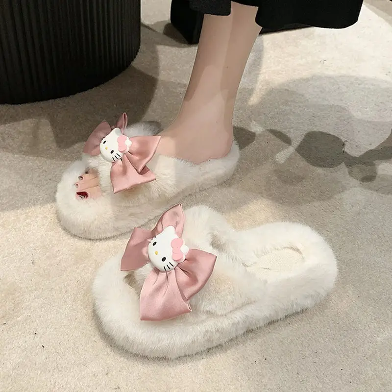 Sanrio Hellokitty 2023 New Autumn Ins Girl Heart Bow Non Slip Cotton Slippers Thick Bottom for Outdoors Furry Zapatos Mujer cute
Sanrio Hellokitty 2023 New Autumn Ins Girl Heart Bow Non Slip Cotton Slippers Thick Bottom for Outdoors Furry Zapatos Mujer cute