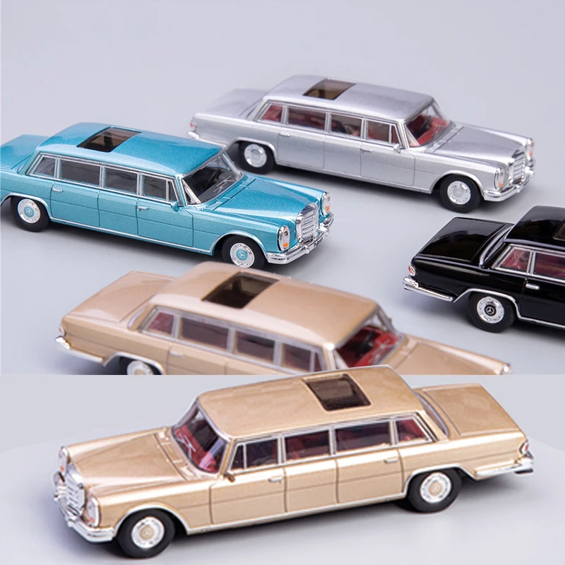 Коллекционная Игрушечная машина модель 1:64 масштаб 600 Pullman W100 LWB модель автомобиля из сплава литье под давлением модель подарок сувенирное украшение
Коллекционная Игрушечная машина модель 1:64 масштаб 600 Pullman W100 LWB модель автомобиля из сплава литье под давлением модель подарок сувенирное украшение