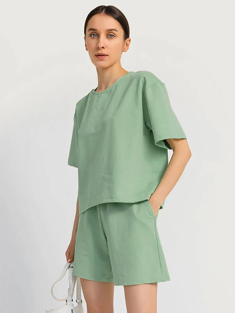 Женская пижама с коротким рукавом и круглым вырезом, в комплекте 2 предмета
Женская пижама с коротким рукавом и круглым вырезом, в комплекте 2 предмета