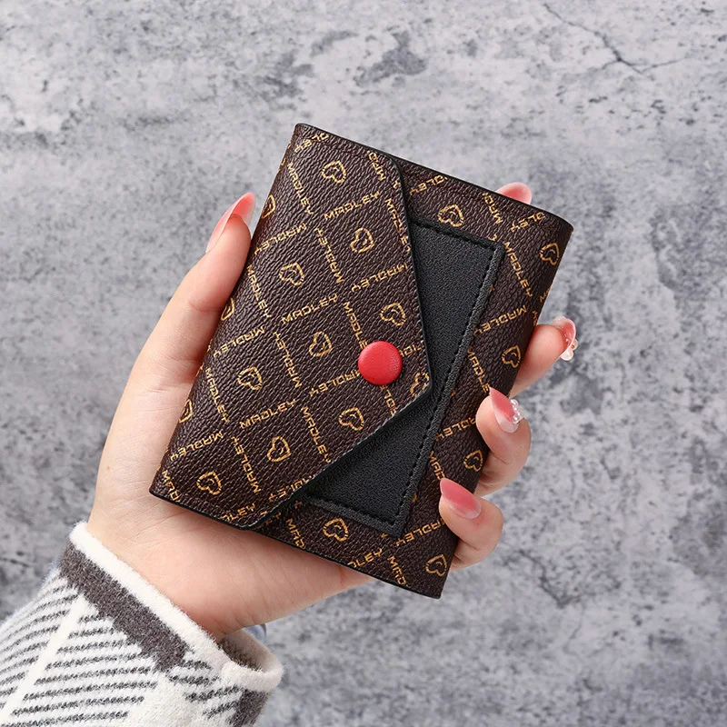 Новинка 2021, женский кошелек, маленький кожаный клатч тройного сложения с короткими швами, многофункциональный кошелек с отделениями для ка...
Новинка 2021, женский кошелек, маленький кожаный клатч тройного сложения с короткими швами, многофункциональный кошелек с отделениями для ка...