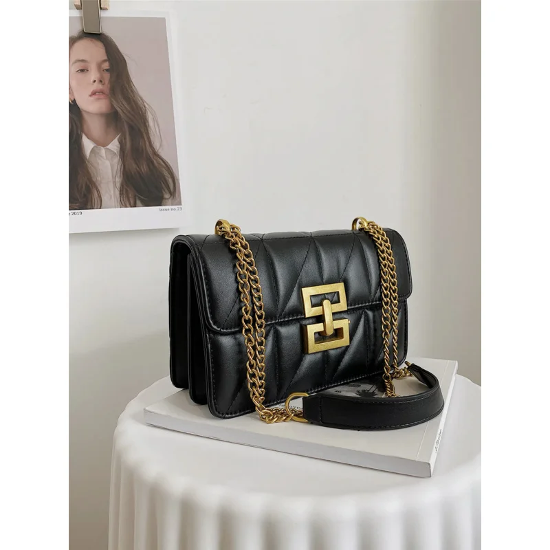 Diamond-Shaped Embossed Fashion Chain For Female Commuters With One Shoulder Messenger Bag
Diamond-Shaped Embossed Fashion Chain For Female Commuters With One Shoulder Messenger Bag