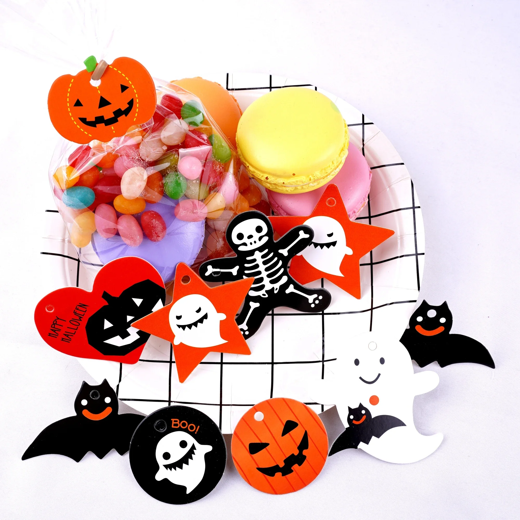 Halloween Kraft Paper Hanging Tags Pumpkin Ghost Bat Crafts Paper Labels for Happy Halloween DIY Gifts Wrapping Suppl 50Pcs
Halloween Kraft Paper Hanging Tags Pumpkin Ghost Bat Crafts Paper Labels for Happy Halloween DIY Gifts Wrapping Suppl 50Pcs