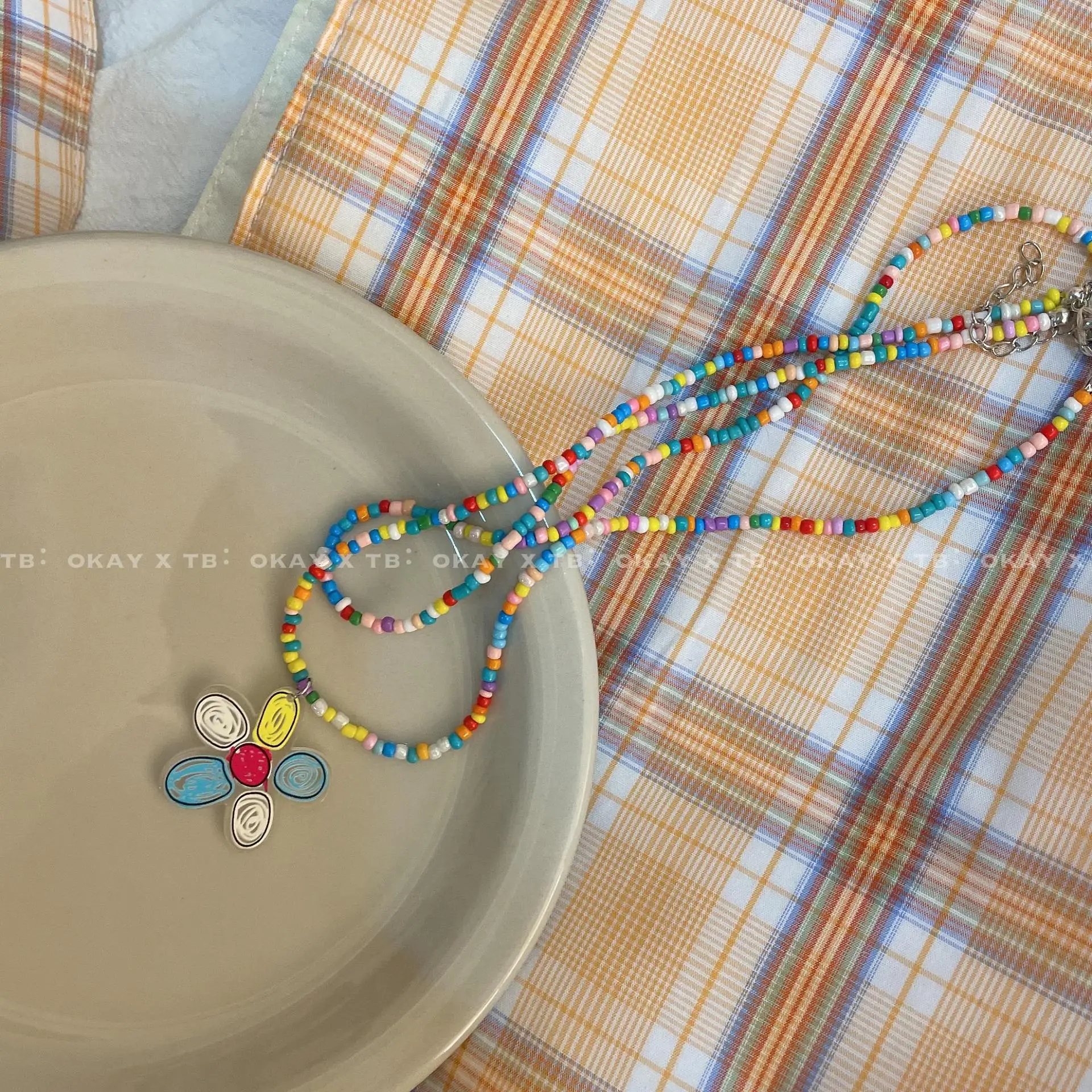 Europe and The United States 2022 Retro Cute Niche Color Beaded Double-layer Necklace Fashion Girl Heart Clavicle Chain Short
Europe and The United States 2022 Retro Cute Niche Color Beaded Double-layer Necklace Fashion Girl Heart Clavicle Chain Short