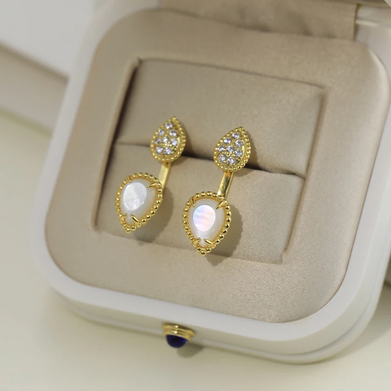 Женские серьги-гвоздики из серебра 925 пробы с фианитом
Женские серьги-гвоздики из серебра 925 пробы с фианитом