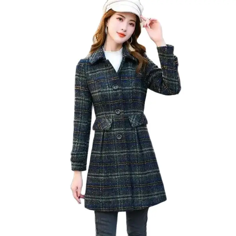 Women's Woolen Coat 2023 New Autumn Winter Jacket Korean Plaid Single-Breasted Long Wool Blended Coat Female Basic Outerwear 4XL
Women's Woolen Coat 2023 New Autumn Winter Jacket Korean Plaid Single-Breasted Long Wool Blended Coat Female Basic Outerwear 4XL